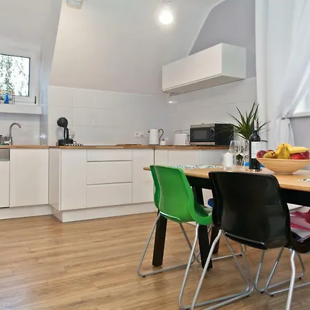 Old Town Apartment *