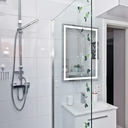 Old Town Apartment *
