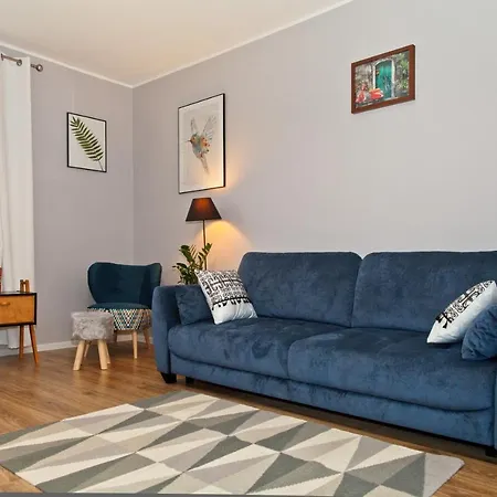 Old Town Apartment *