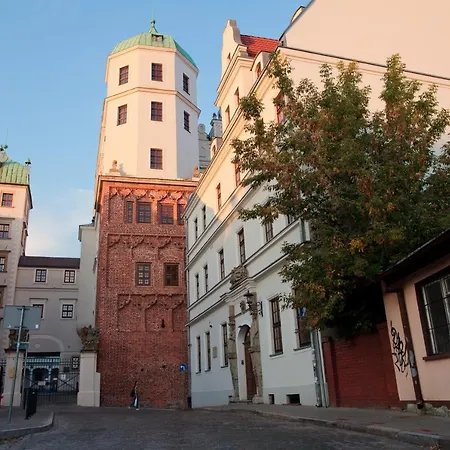 Old Town Apartment *